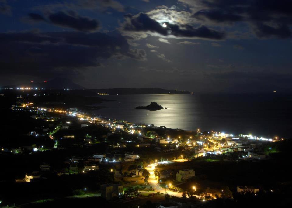 Creta Vassakis Studios Kéfalos Buitenkant foto